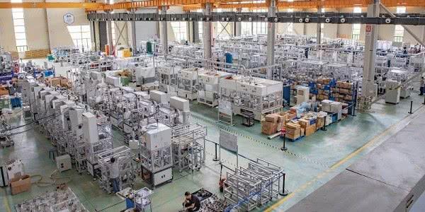 探访中国唯一的七轴机器人生产基地 看"无人工厂"的十八般武艺